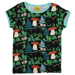 DUNS Sweden Kids Linnaea and Mushroom T-shirt – Black (Only 2 left! 3-4 & 4-5y)